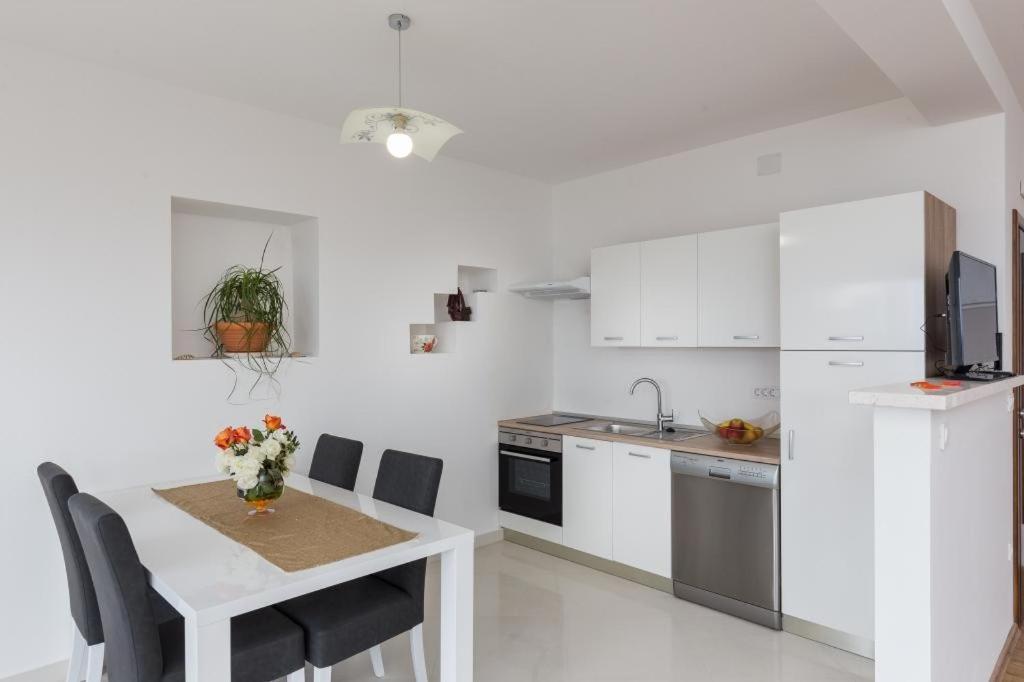 Apartment Manuela Кавтат Стая снимка